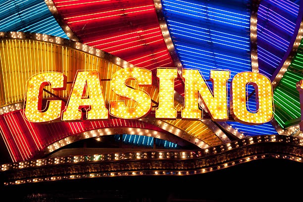 jpslot555 Auto Roulette live dealer broadcast with spinning wheel and betting interface